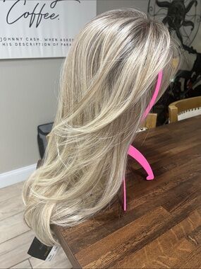 Belle Tress Icons HT Spears Layered Blonde Women’s Wig in Milkshake Blonde - R
